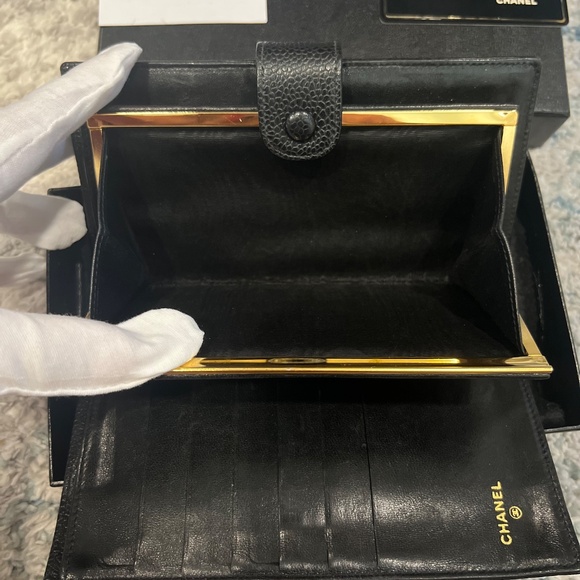 Chanel Black Caviar timeless 'CC' Long Wallet - Picture 2 of 6